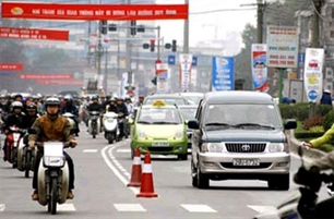 Phân làn phương tiện ở Hà Nội - Khó cũng phải làm